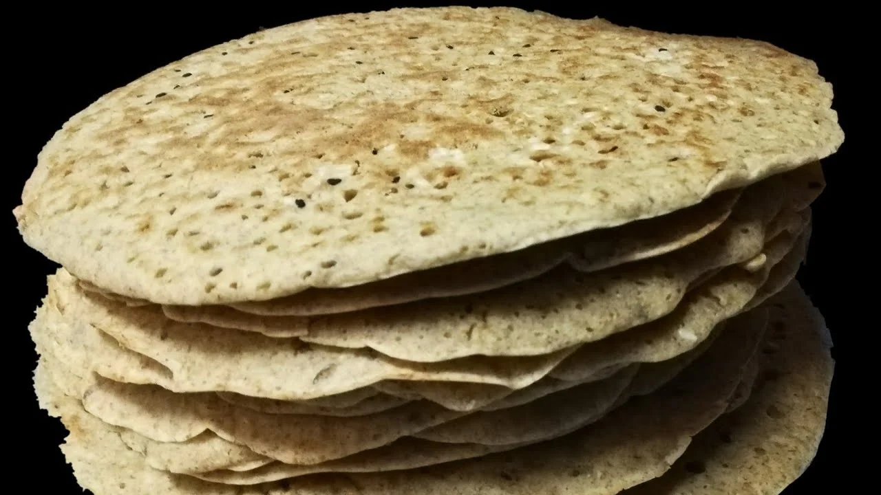 بديل صحي ولذيذ للعيش البلدي.. اعملي خبز الشوفان المميز على الطاسة بدون فرن بطعم جميل ومكونات مفيدة وغير ضارة 5 بديل صحي ولذيذ للعيش البلدي.. اعملي خبز الشوفان المميز على الطاسة بدون فرن بطعم جميل ومكونات مفيدة وغير ضارة