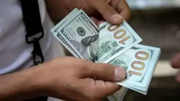 “الأخضر بكام النهاردة” مفاجأة في سعر الدولار اليوم الاثنين 27 مايو 2024