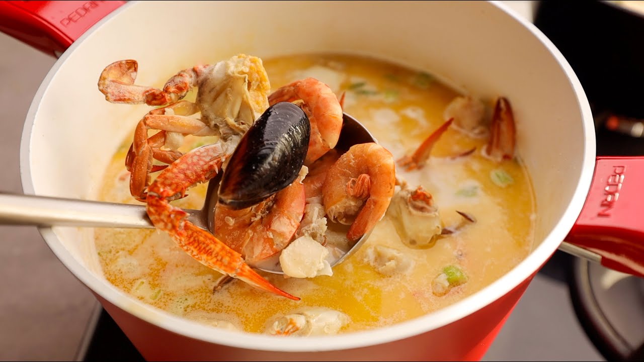 طريقة عمل شوربة السي فود بمكوناتها البحرية الرائعة المغذية 5 طريقة عمل شوربة السي فود بمكوناتها البحرية الرائعة المغذية