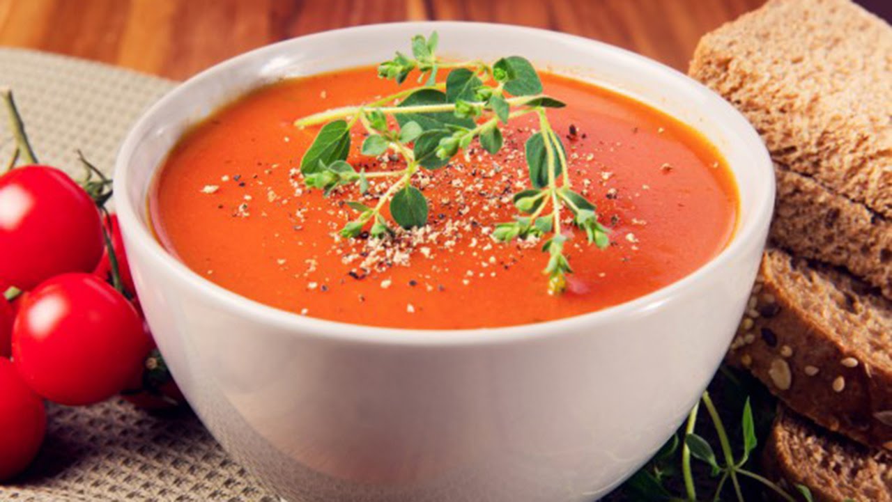 طريقة عمل شوربة الطماطم الخليجية بمذاق لذيذ بطريقة أفخم المطاعم والفنادق 5 طريقة عمل شوربة الطماطم الخليجية بمذاق لذيذ بطريقة أفخم المطاعم والفنادق