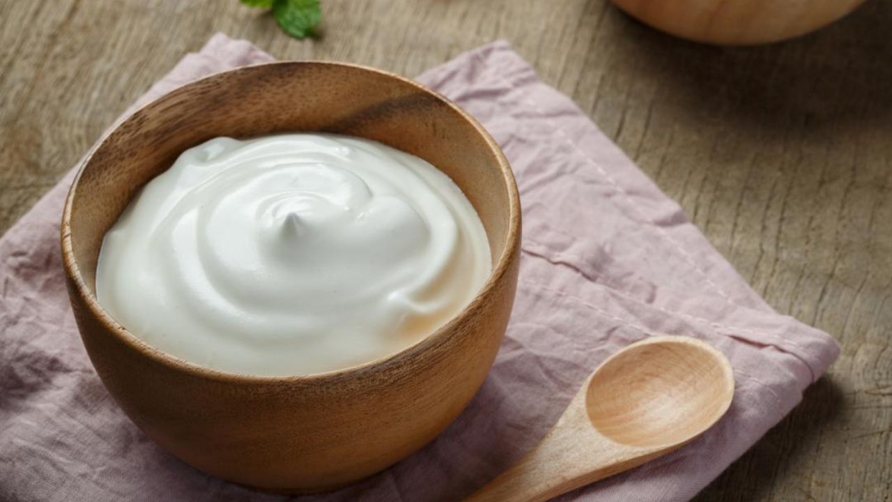 طريقة عمل الجبنة الكريمي بالطعم الطبيعي بدل من المعلبة الجاهزة 5 طريقة عمل الجبنة الكريمي بالطعم الطبيعي بدل من المعلبة الجاهزة