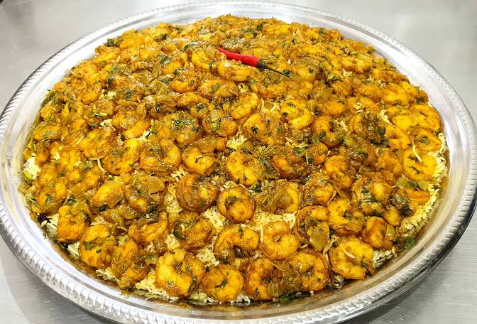 اشهى أطباق الخليج.. طريقة عمل المربين الكويتي ألذ طبق أرز بالجمبري