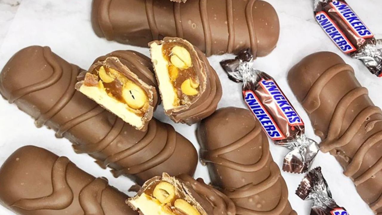 شوكولاته سنيكرز بالحليب والسمن في البيت بوصفة في منتهى اللذاذة ومتجبيهاش جاهزة تاني