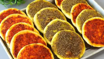 عمل المناقيش السورية بكل سهولة مكونات بسيطة والطعم لا يقاوم