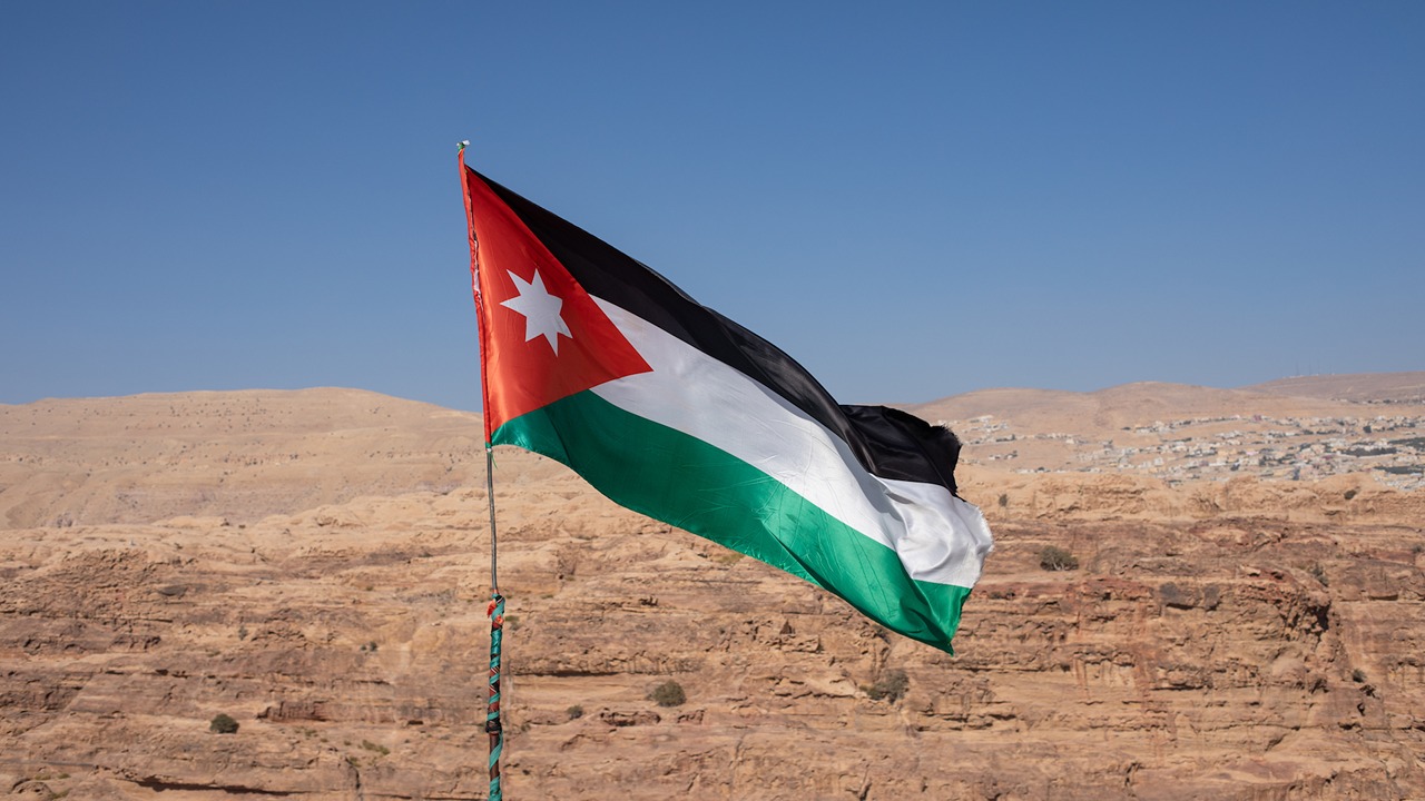“عطلة مدفوعة الأجر” موعد عطلة عيد الاستقلال الـ78 في الأردن 2024 وجدول العطل الرسمية بالمملكة حتى نهاية العام