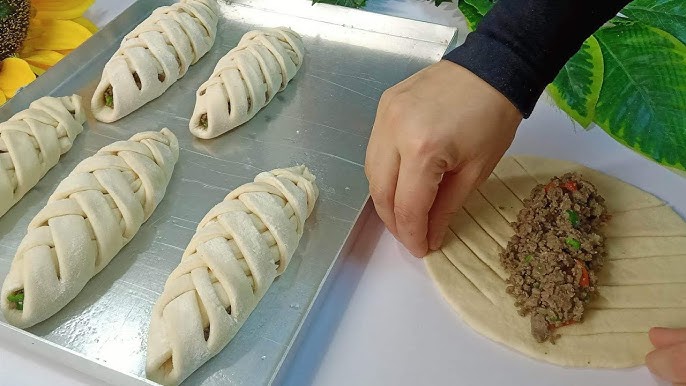 وجبة غداء شهية وسريعة .. فطائر الطاسة بحشوة اللحوم بطريقة سهلة 5 وجبة غداء شهية وسريعة .. فطائر الطاسة بحشوة اللحوم بطريقة سهلة