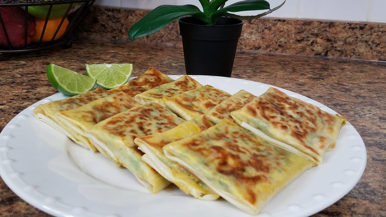 وجبة سريعة ومغذية .. طريقة عمل مطبق الخضروات في الطاسة بدون عجن بكل سهولة