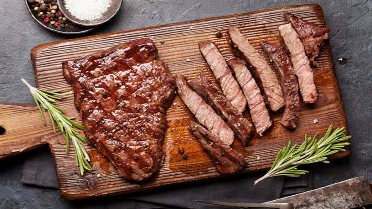 بطعم خرافي.. طريقة تحضير البوفتيك في البيت بأسرار المطاعم ولون ذهبي مميز 5 بطعم خرافي.. طريقة تحضير البوفتيك في البيت بأسرار المطاعم ولون ذهبي مميز