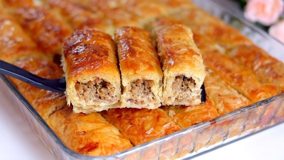 طريقة عمل البوريك التركي بالجبنة وحبة البركة والسمسم