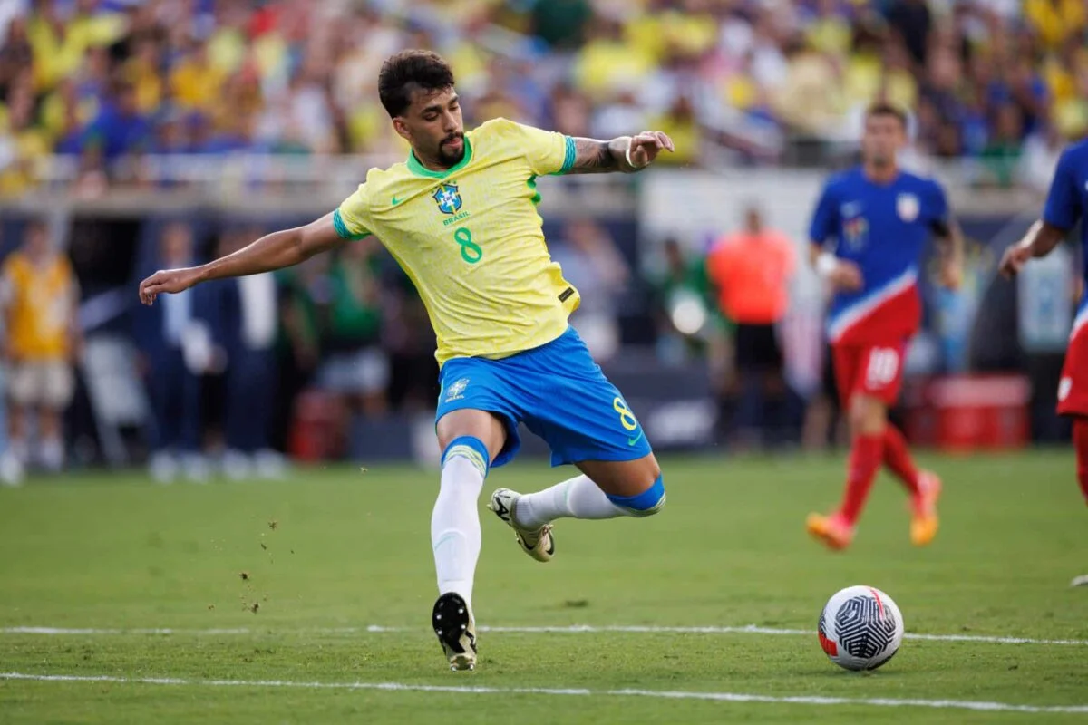 بعد الفوز على تشيلي.. منتخب البرازيل يستعد لمباراة بيرو في تصفيات كأس العالم 2026 5 بعد الفوز على تشيلي.. منتخب البرازيل يستعد لمباراة بيرو في تصفيات كأس العالم 2026