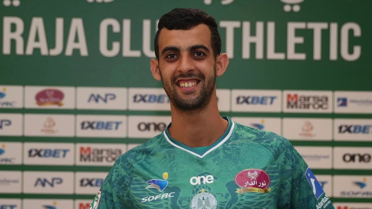 الأهلي يسعى للتعاقد مع يوسف بلعمري لتعويض غياب علي معلول 5 الأهلي يسعى للتعاقد مع يوسف بلعمري لتعويض غياب علي معلول