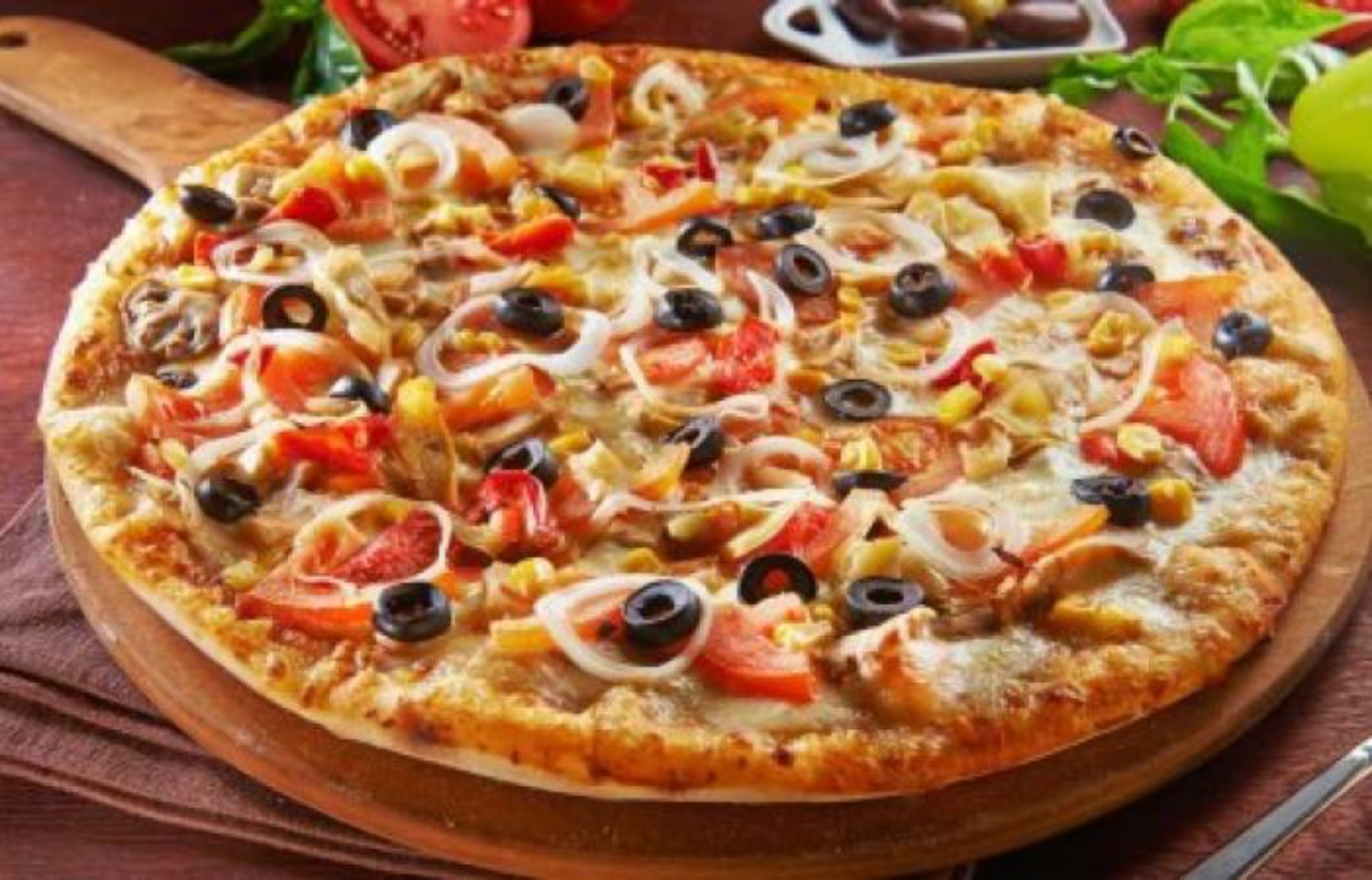 "بأسرار المطاعم ".. طريقة عمل بيتزا الطاسة السريعه.. بيتزا سهلة ممكن تعمليها في عشر دقائق 5 “بأسرار المطاعم “.. طريقة عمل بيتزا الطاسة السريعه.. بيتزا سهلة ممكن تعمليها في عشر دقائق