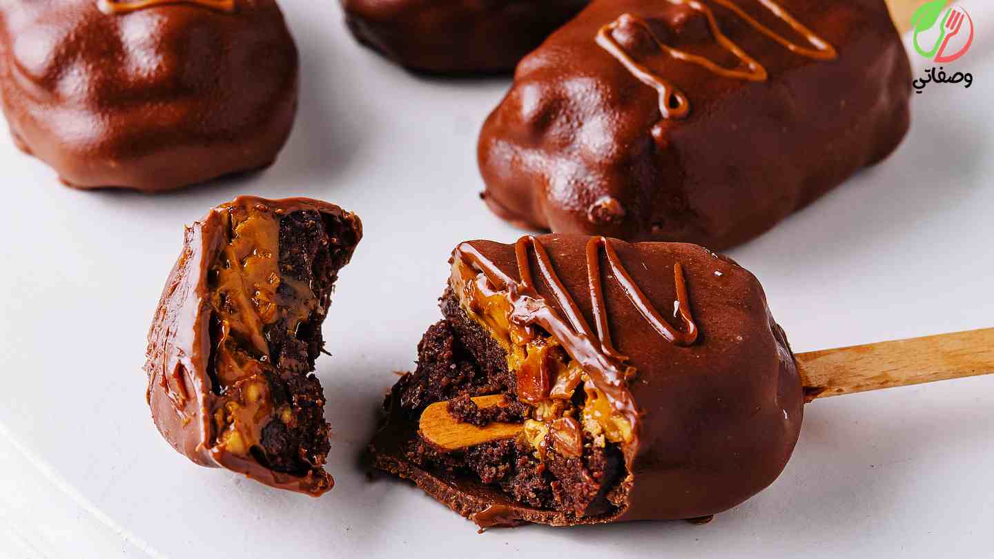 “في عز الحر” طريقة عمل آيس كريم سنيكرز في المنزل
