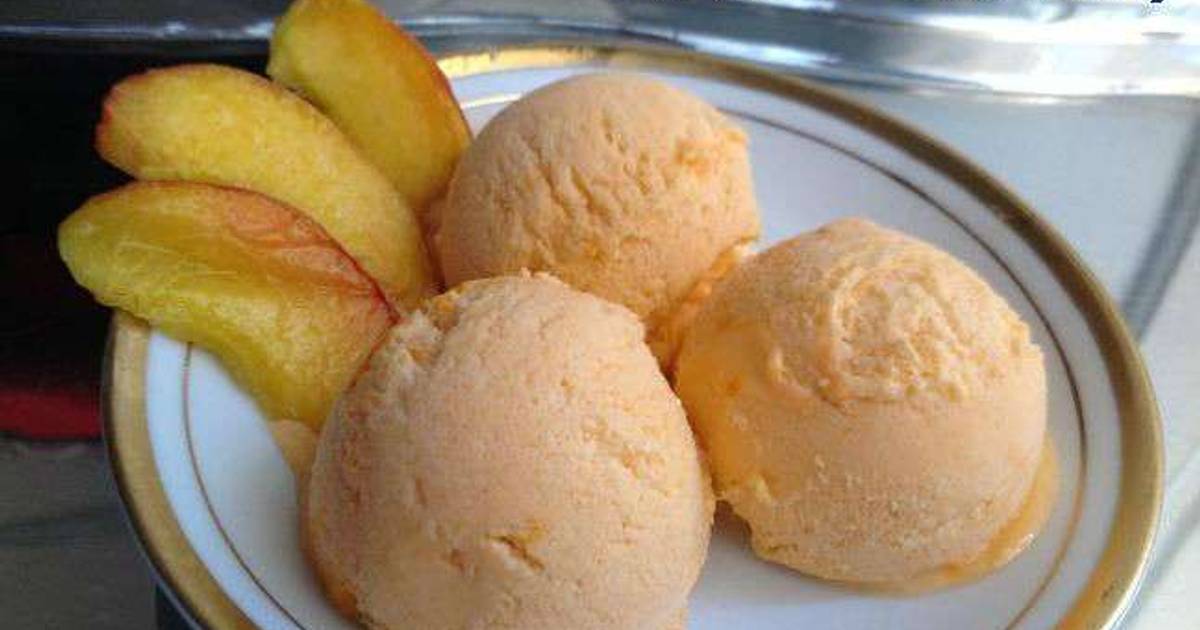 لمقاومة حر الصيف… طريقة عمل أيس كريم الخوخ في المنزل بسهولة