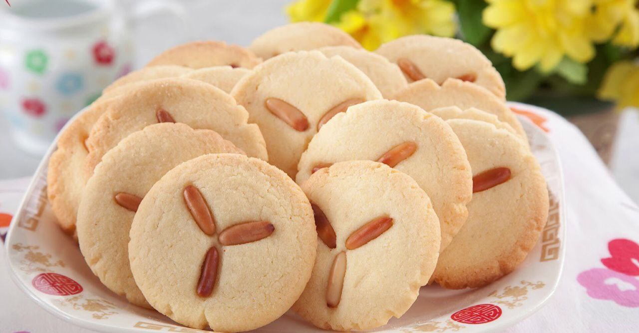 لزوم عيد الأضحى.. طريقة تحضير بسكويت الزنجبيل بالصنوبر الرائع بمكونات متوفره