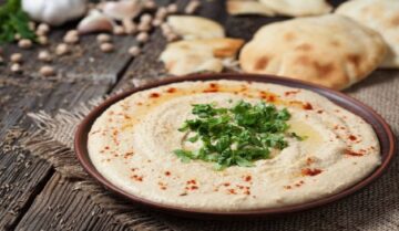 “بمكونات بسيطة” كيفية تحضير سلطة الطحينة في المنزل!!