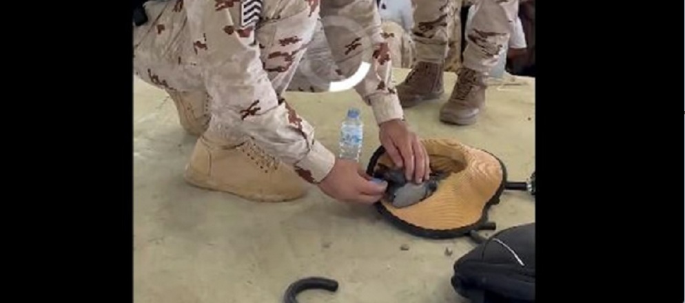 لفته إنسانية رائعة من رجل أمن سعودي بشأن طائر بمنشأة الجمرات.. فيديو 5 لفته إنسانية رائعة من رجل أمن سعودي بشأن طائر بمنشأة الجمرات.. فيديو