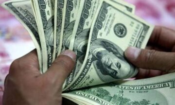 الدولار  يتراجع مجدداً في البنوك بشكل مفاجىء مقابل الجنيه المصري