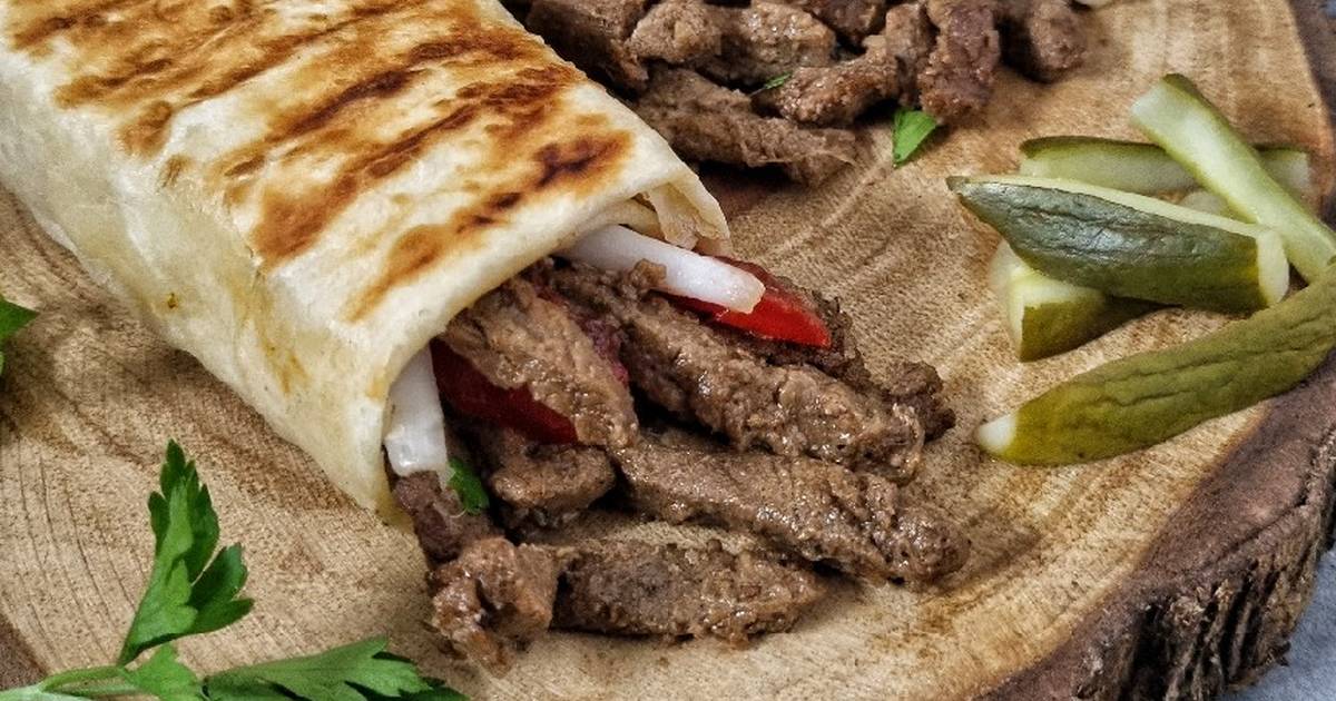 طريقة عمل شاورما اللحم بمكونات سهلة وبسيطة بالمنزل 5 طريقة عمل شاورما اللحم بمكونات سهلة وبسيطة بالمنزل