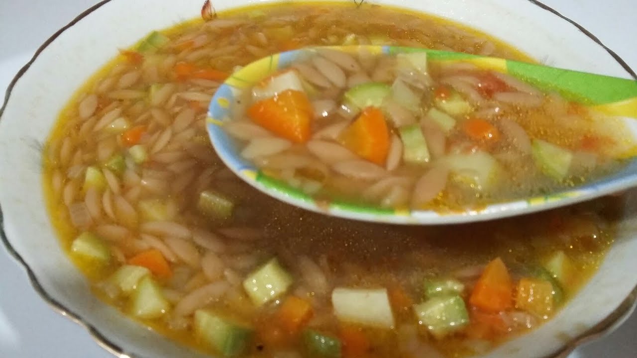 طريقة عمل شوربة لسان العصفور بالخضروات لتقديمها للأطفال بشكل وطعم رائع