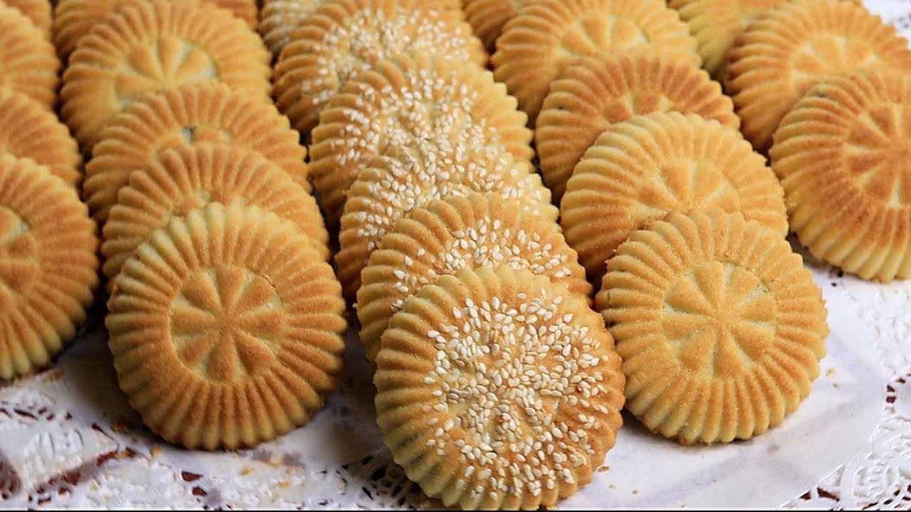 طريقة عمل معمول التمر بمكونات سهلة وخطوات بسيطة من منزلك وطعم رائع يذوب في الفم