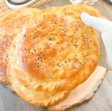 طريقة فطائر فراخ القطنية طرية من جوه وبرة لذيذة لوجبة غداء متكاملة