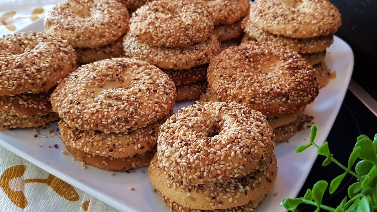 كعك السمسم بطريقة سهلة وأطيب من الجاهز 5 كعك السمسم بطريقة سهلة وأطيب من الجاهز