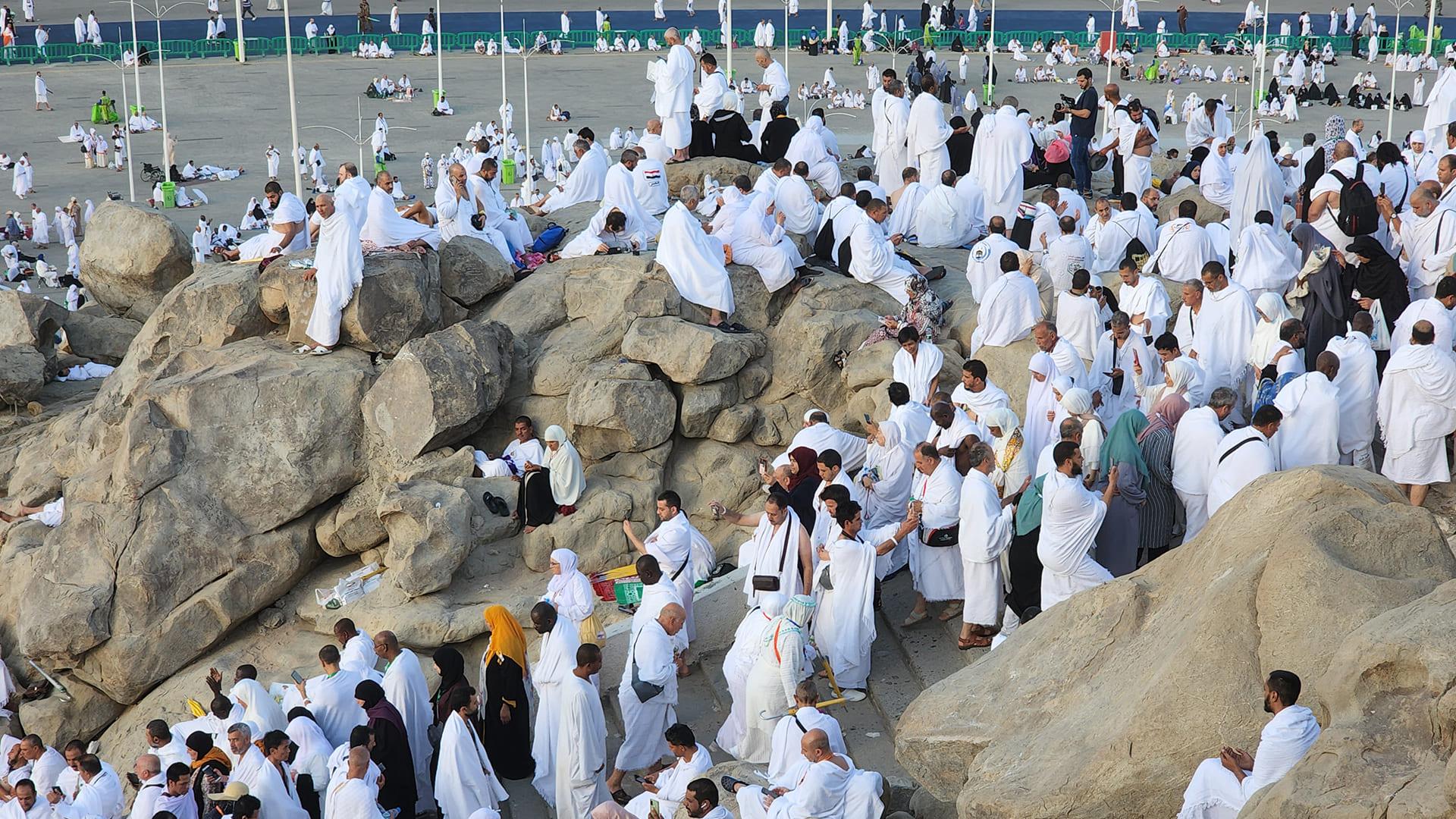 فضل يوم عرفة.. استعدوا من الآن لتُغفر ذنوبكم وتُستجاب دعواتكم مع أفضل أيام الدنيا
