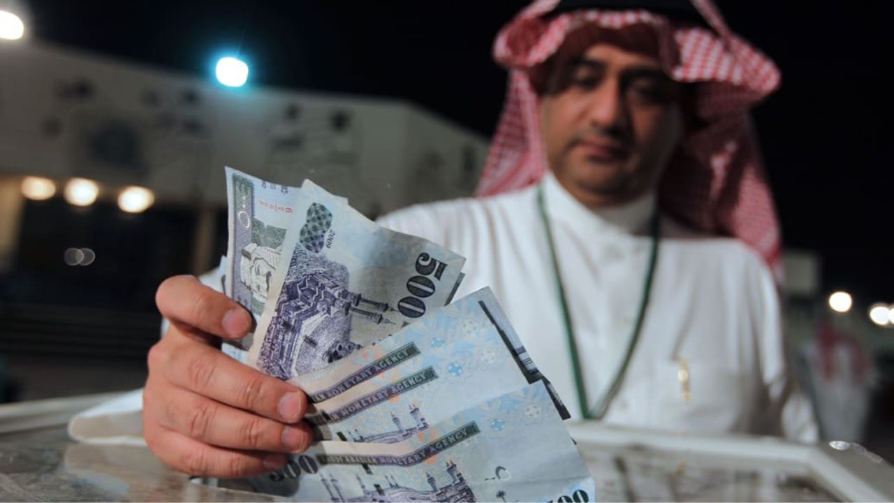 سدد ديونك بضغطة زر… تحويل 31000 ريال سعودي قرض شخصي فوري بدون كفيل بقسط رمزي يتم تقسيطه على 5 سنوات