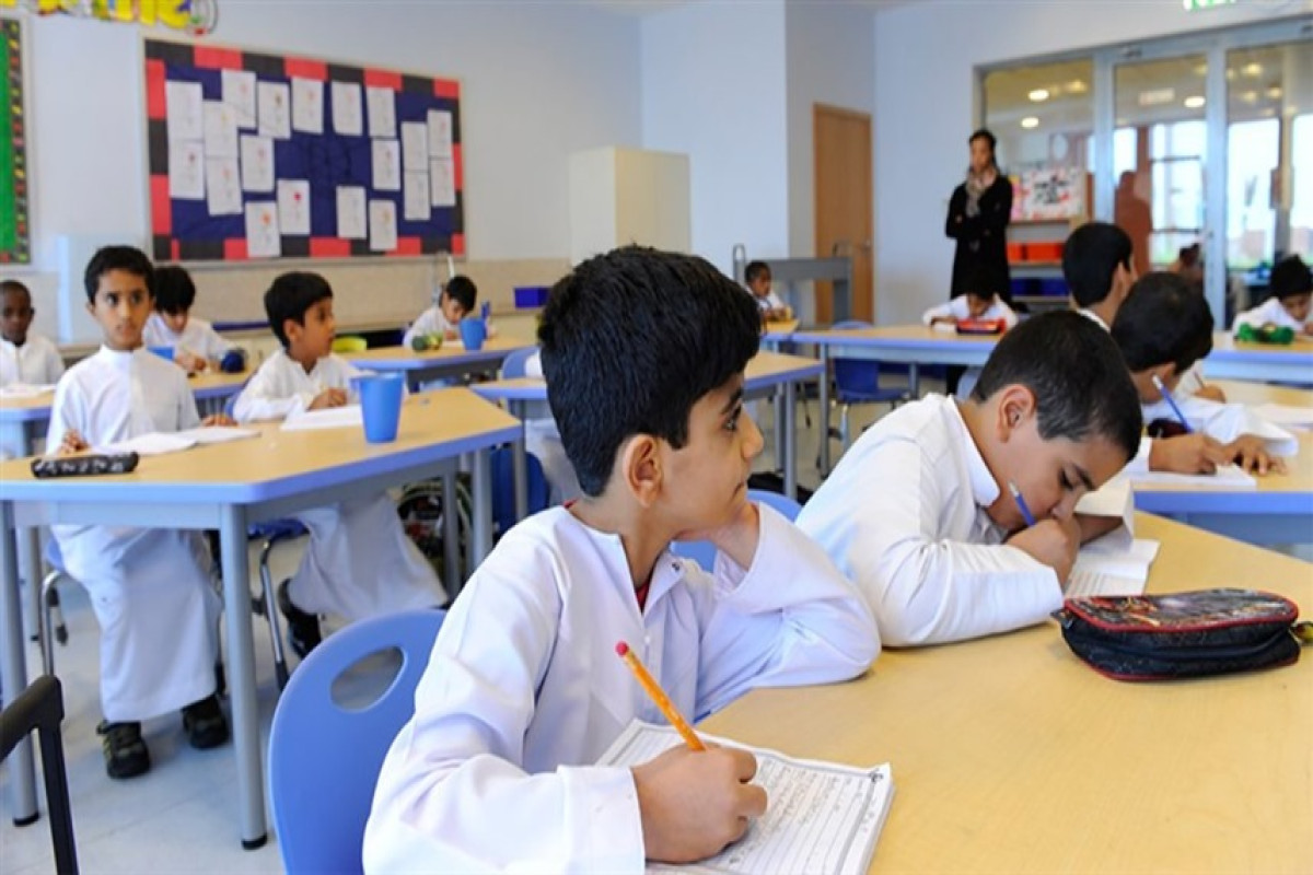 ما هي شروط قبول الطلبة المقيمين بمدارس الإمارات؟.. المؤسسة تجيب