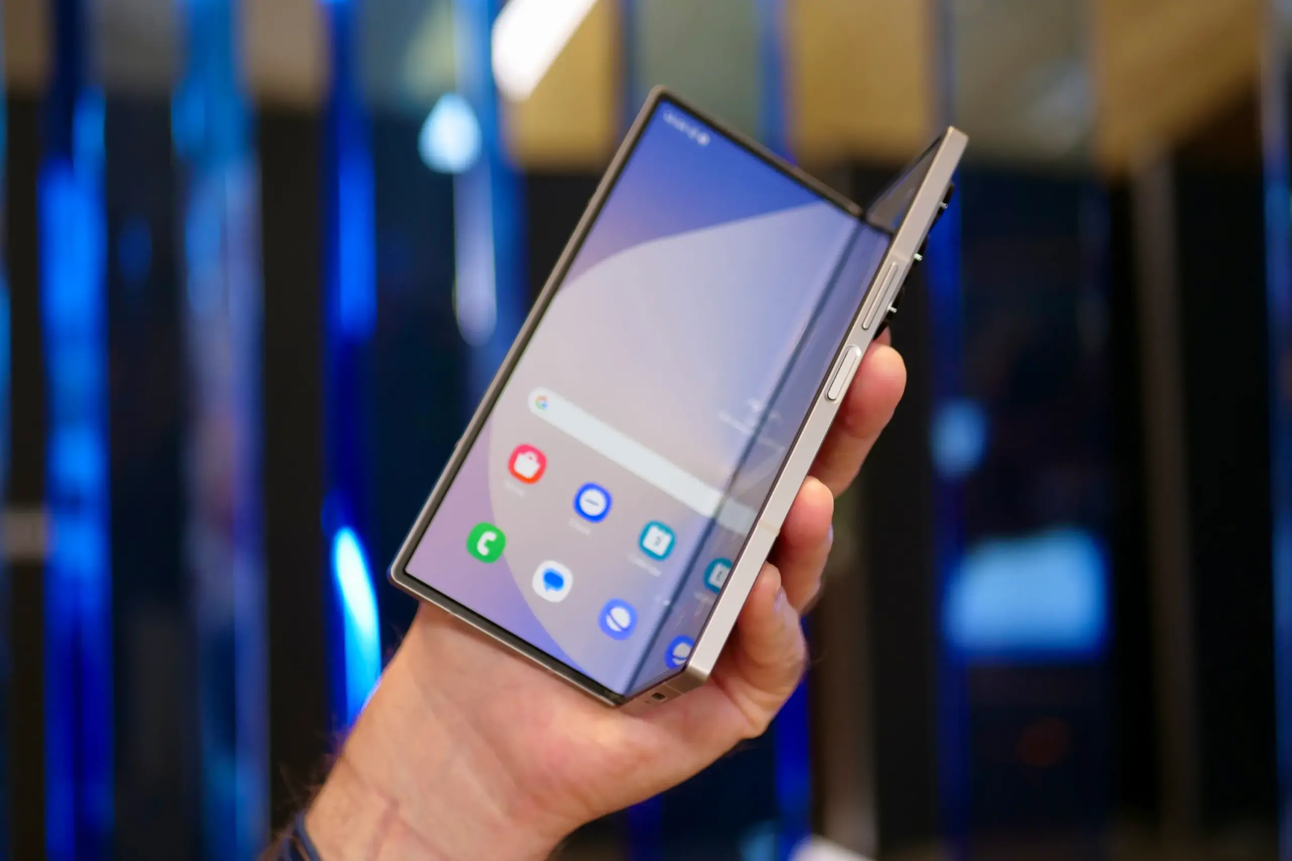 سامسونج تزيح الستار عن Galaxy Z Flip 6 القبل الطي خلال مؤتمرها السنوي.. التفاصيل 5 سامسونج تزيح الستار عن Galaxy Z Flip 6 القبل الطي خلال مؤتمرها السنوي.. التفاصيل