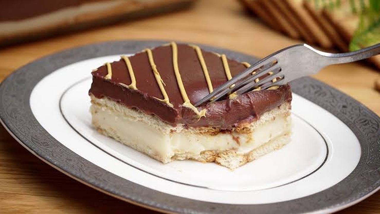 بطعم خرافي لا يقاوم.. طريقة عمل حلى البفاريا في البيت بدون بيض أو كريمة 5 بطعم خرافي لا يقاوم.. طريقة عمل حلى البفاريا في البيت بدون بيض أو كريمة