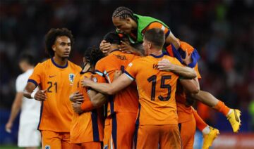 تشكيل هولندا الرسمي امام انجلترا في نصف نهائي بطولة كأس اليورو 
