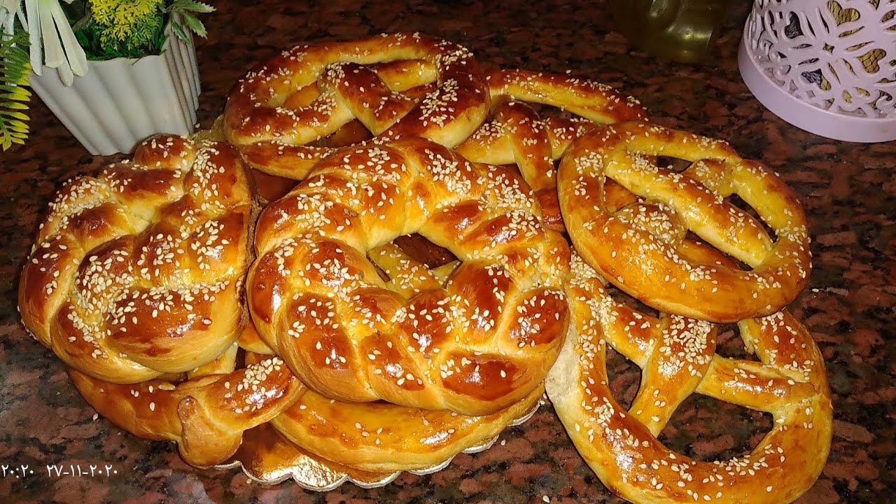 بمقادير اقتصادية سهلة حضري سميط الأفران المضفر الطري بالسمسم في المنزل بطعم شهي