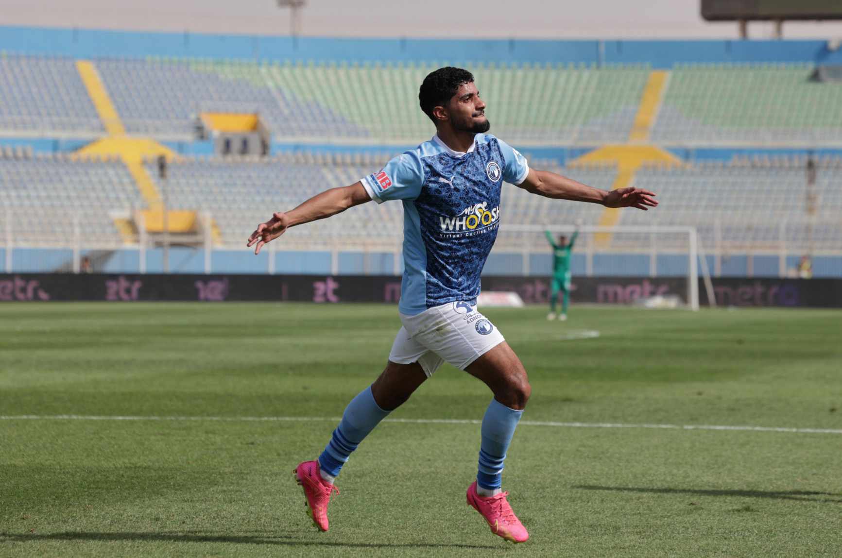 بيراميدز يقدم طلب لضم إبراهيم عادل لمباراة الأهلي.. وتهديد ناري من الخطيب