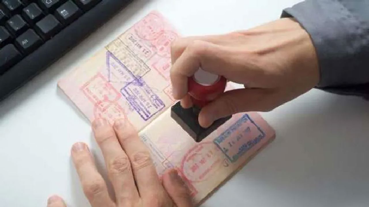 الشروط الجديدة للحصول على تأشيرة خروج وعودة متعددة 1446 وخطوات التقديم من أبشر