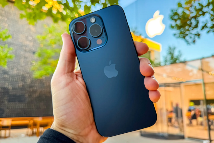 “إمكانيات جبارة”.. إليك مواصفات هاتف آبل iPhone 15 Pro والسعر الرسمي للهاتف في مصر والسعودية