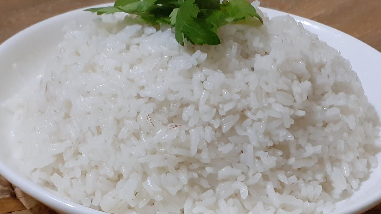 بأسهل طريقة للمبتدئين في الطبخ.. خطوات ومكونات تحضير الأرز العنبر الرائع في المنزل