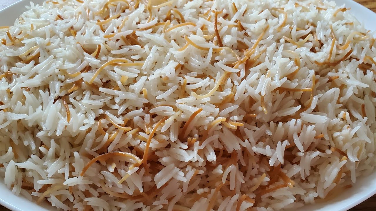 مش هيختلف عن المطاعم.. طريقة وخطوات تحضير الأرز المفلفل الرائع بالشعيرية والنتيجة مبهرة