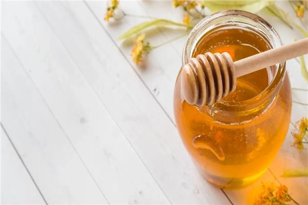 تألقي بجمالك بقناع العسل الأبيض والمكونات الطبيعية سر البشرة النقية والتخلص من البقع والتصبغات