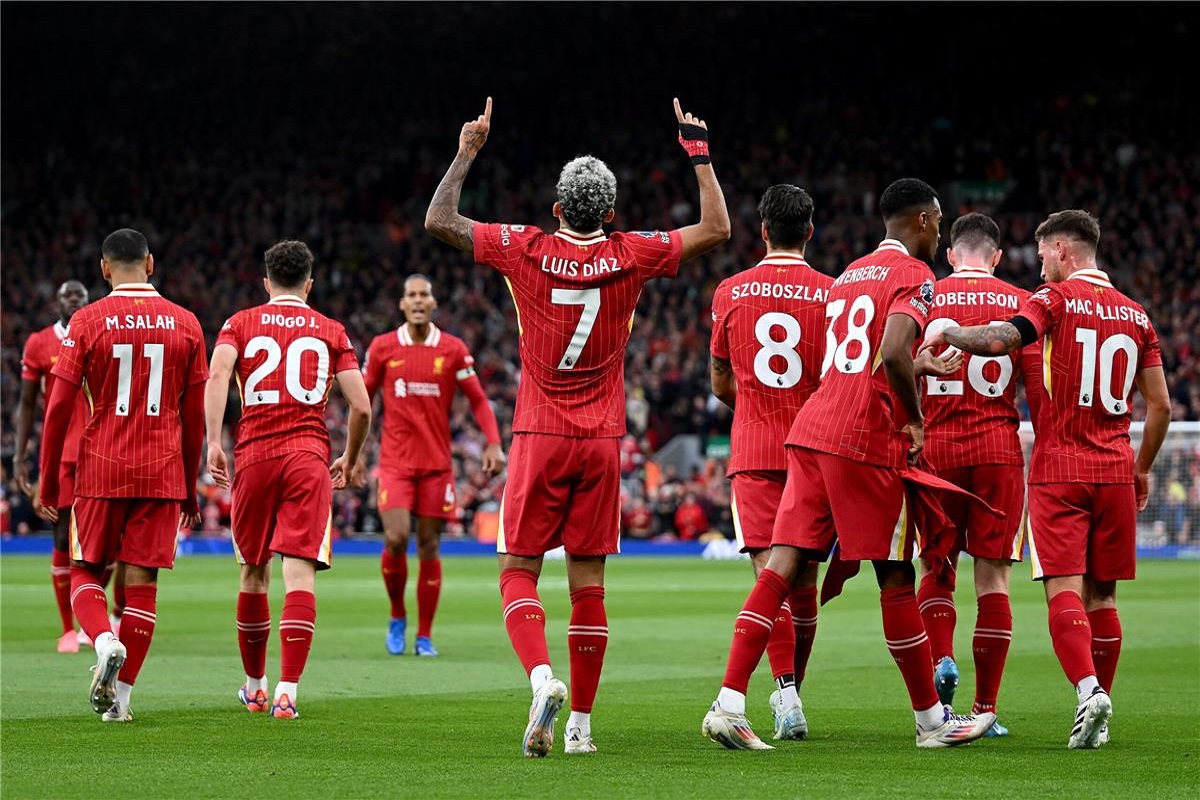 نادي ليفربول يزاحم برشلونة على ضم لاعب نادي يوفنتوس الإيطالي