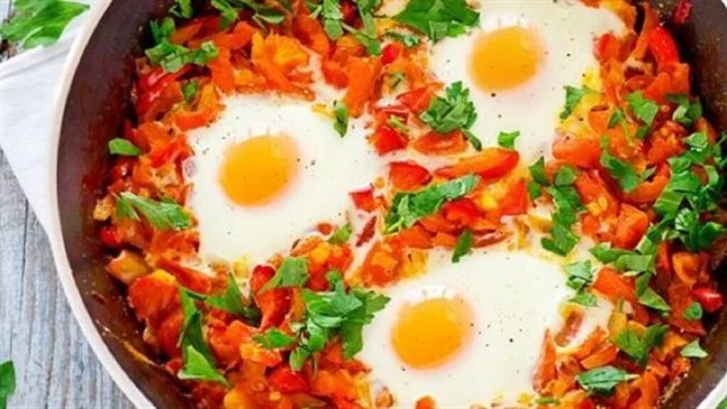 طريقة عمل الشكشوكة بخطوات بسيطة ومكونات سهلة