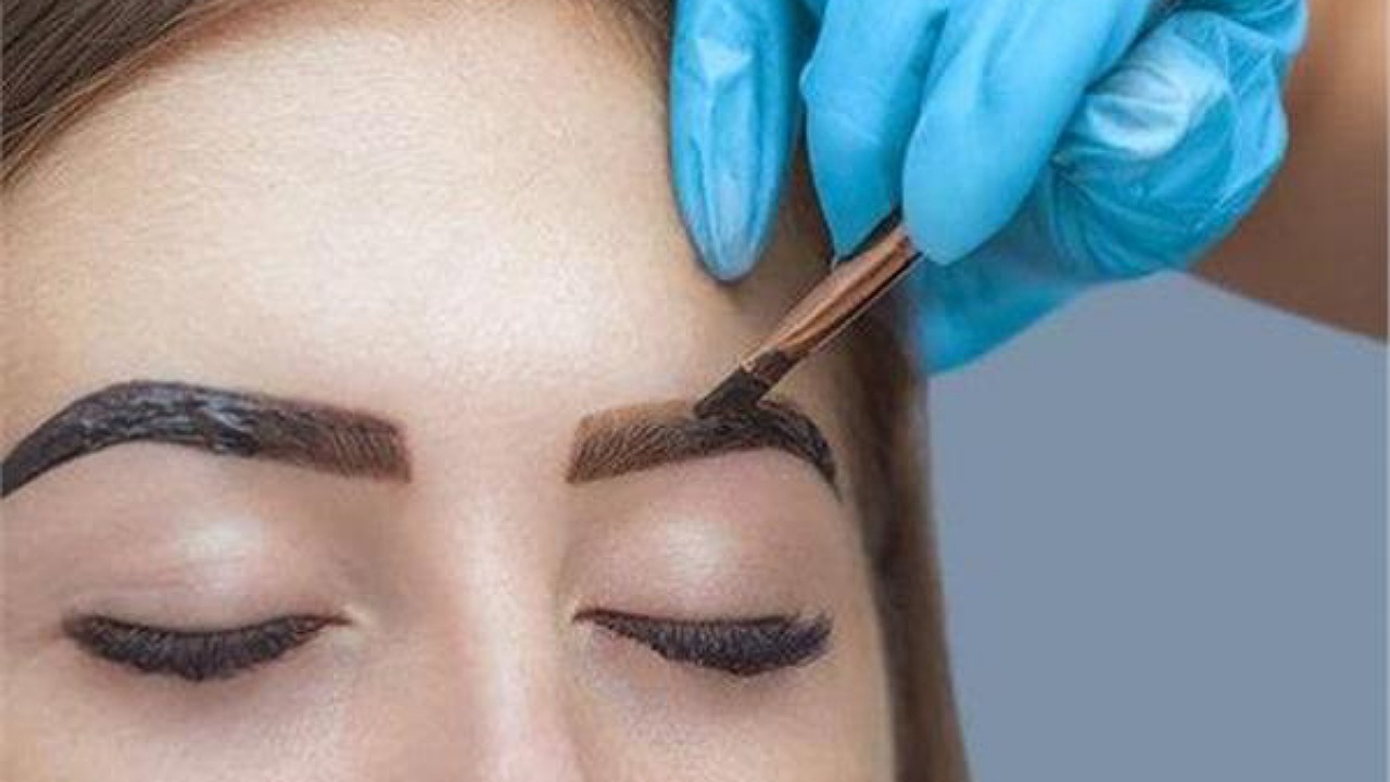 في البيت.. اصنعي صبغة حواجب بني من 3 مكونات طبيعية ومتوفرة والنتيجة مذهلة خلال 20 دقيقة