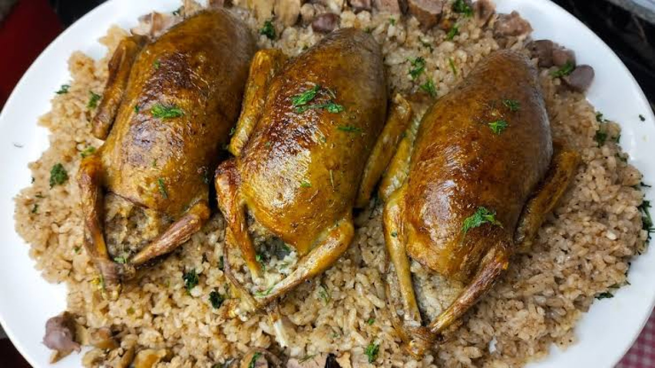 بخلطة رهيبة.. طريقة عمل الحمام المحشي في المنزل.. جربيه مش هتندمي