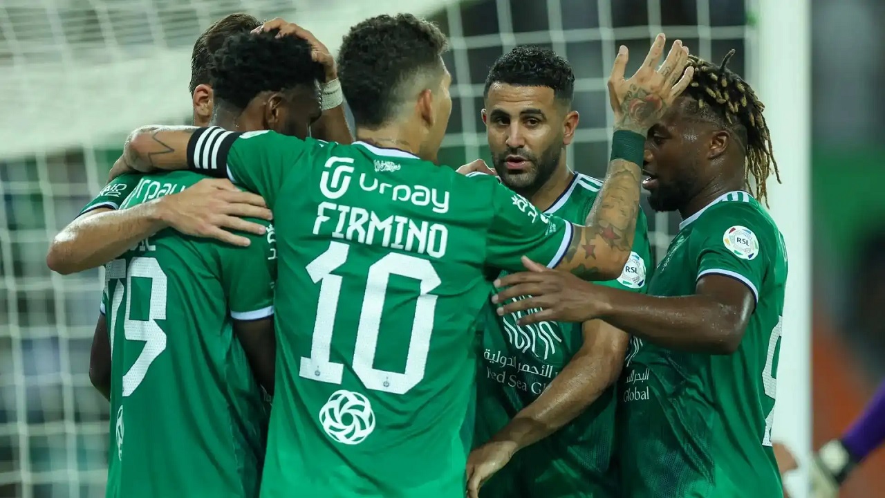 الأهلي السعودي يتفاوض بقوة مع لاعبين كبيرين محترفين في أوروبا لدعم صفوفه في دوري روشن