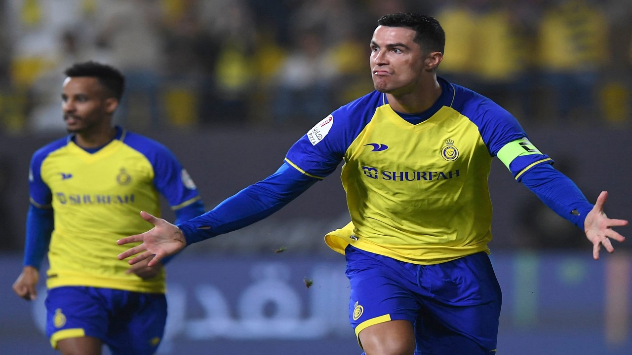 غليان في النصر السعودي بعد الهزيمة الثقيلة وقرارات حاسمة تستهدف المدرب ولاعبين أجانب ومحليين