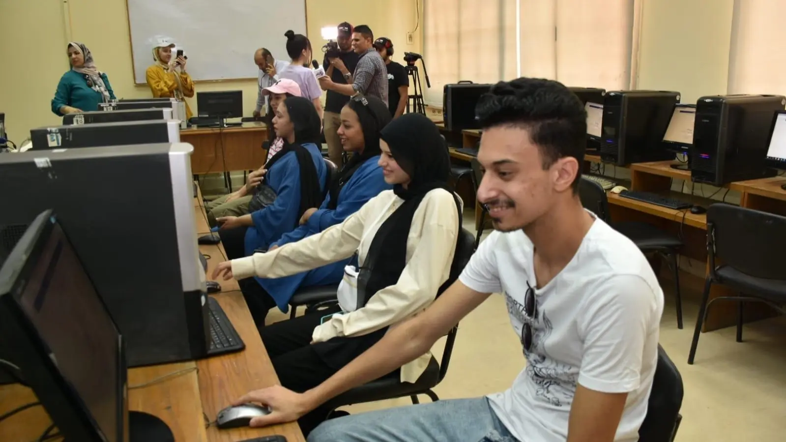 مؤشرات تنسيق المرحلة الثانية 2024 الكليات المتاحة علمي علوم ورياضة وأدبي موقع التنسيق الإلكتروني