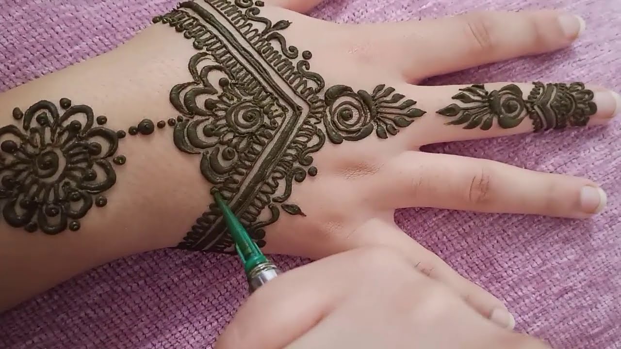 بأشكل تحفة وجميلة.. طريقة رسم الحنه في المنزل بنفسك جربيها دلوقتي