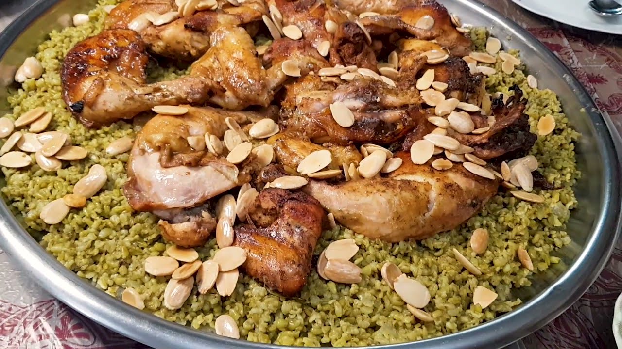 خطوات إعداد الفريكة بالدجاج المُغذية واللذيذة في ذات الوقت