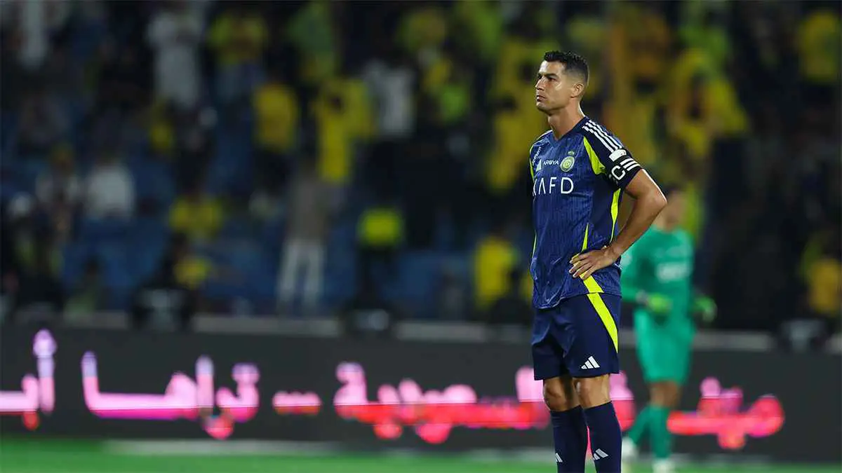 الدعيع يشن هجوماً جديداً على رونالدو: “النصر رهينة بيد نجمه البرتغالي”